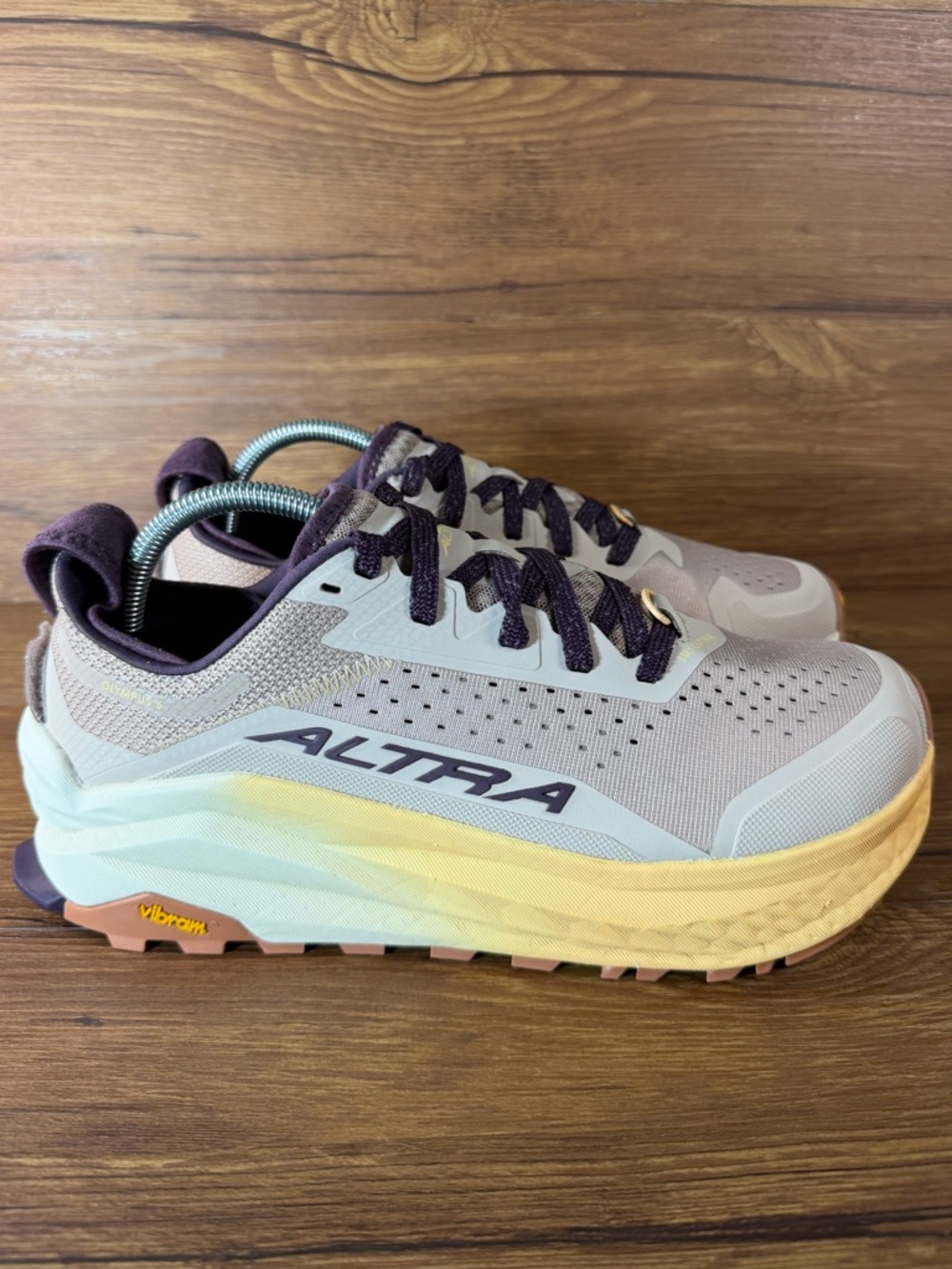Altra Women’s Olympus 6 Taupe Trail Running Shoes Women’s Size 10.5 Sneaker